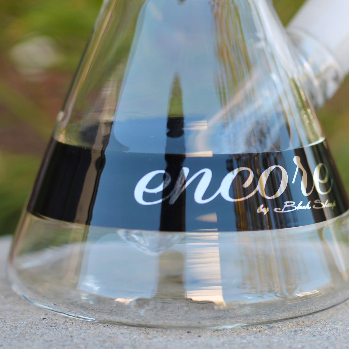 8" Encore Collection Glass Beaker Water Pipe Bong w Color Strip (EC-W95) - Beaker Close up