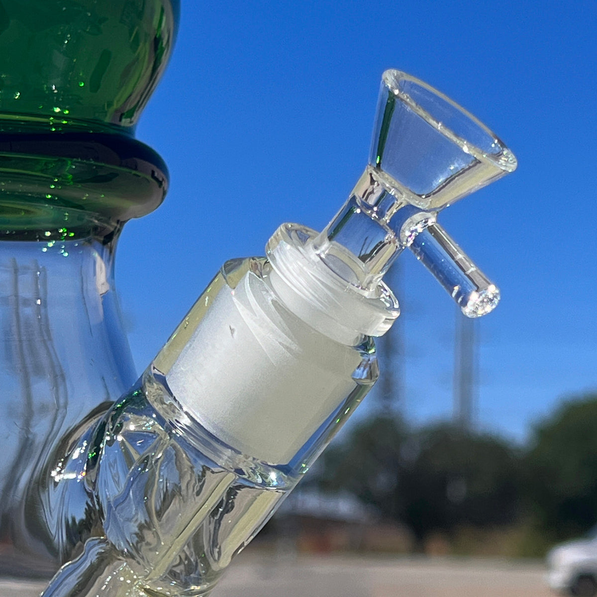 16" Encore Thick Beaker with Color Ball Section Bong Water Pipe (EC-W13)
Close Up on Joint + Bowl