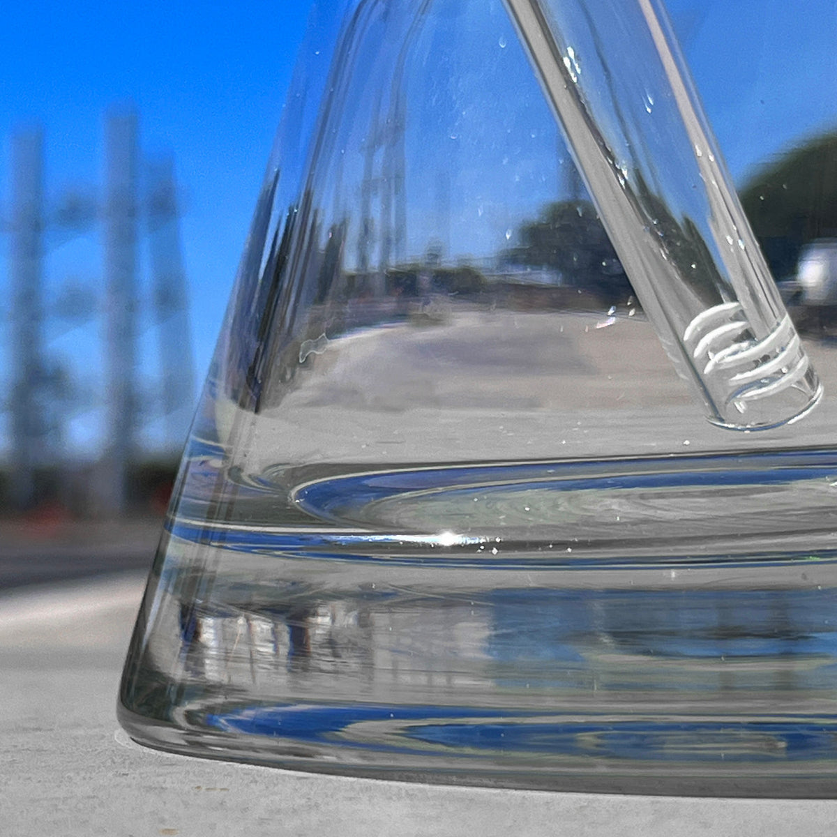 16" Encore Thick Beaker with Color Ball Section Bong Water Pipe (EC-W13)
- Close Up of Thick Beaker Bottom