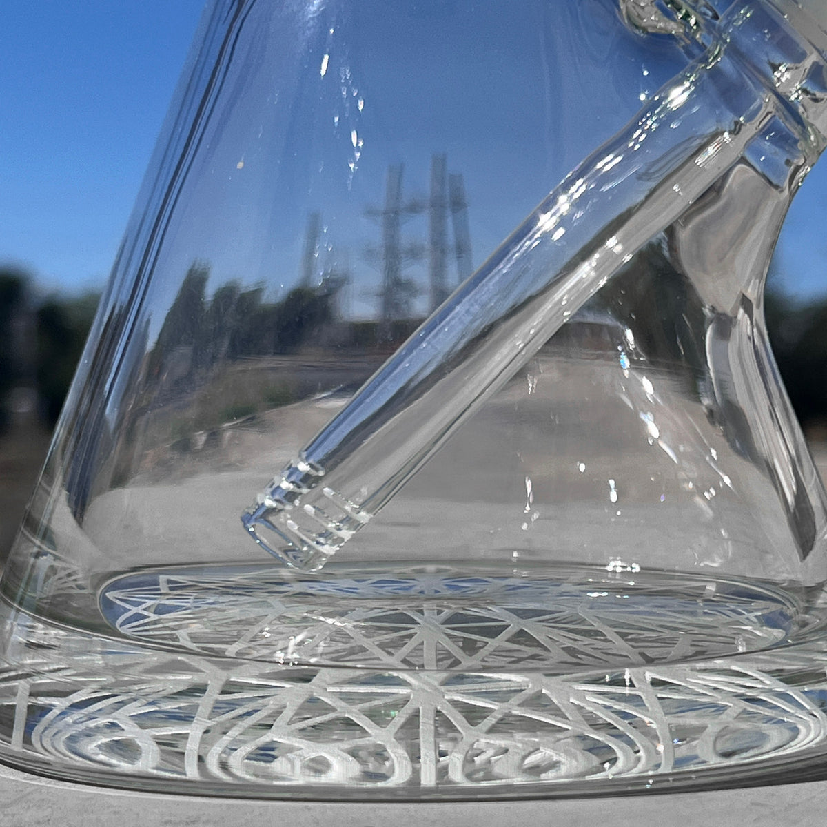 16" Encore Thick Beaker with Color Deep Etch Sand Blast Bong Water Pipe Close Up on Beaker